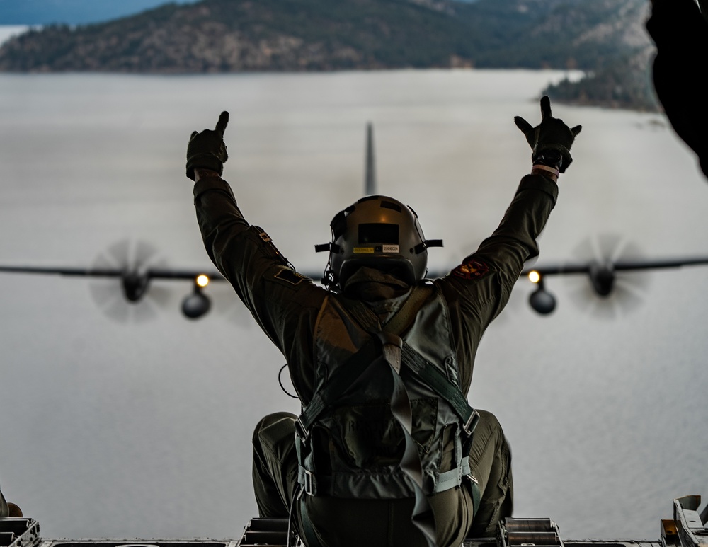 Military spouses take flight on Nevada Air Guard C-130