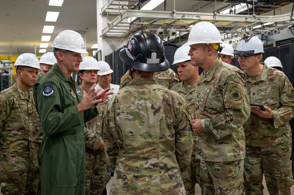 New USFJ/5AF Commander visits Kadena