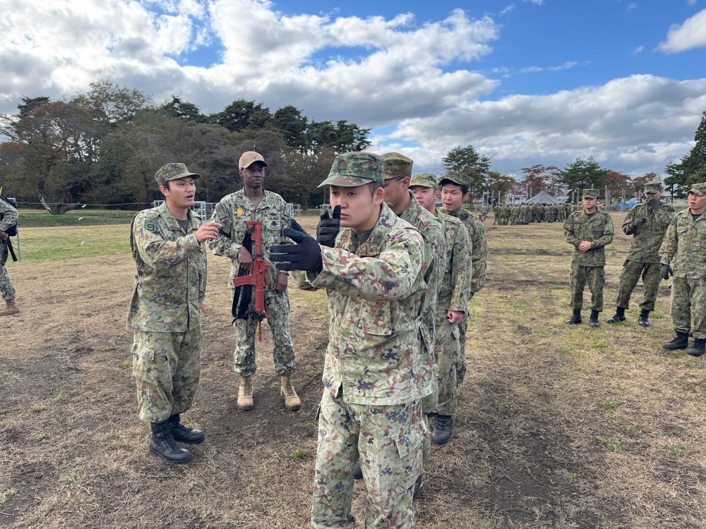 Sailors and JGSDF Soldiers Practice Tactical Training During Keen Sword 25