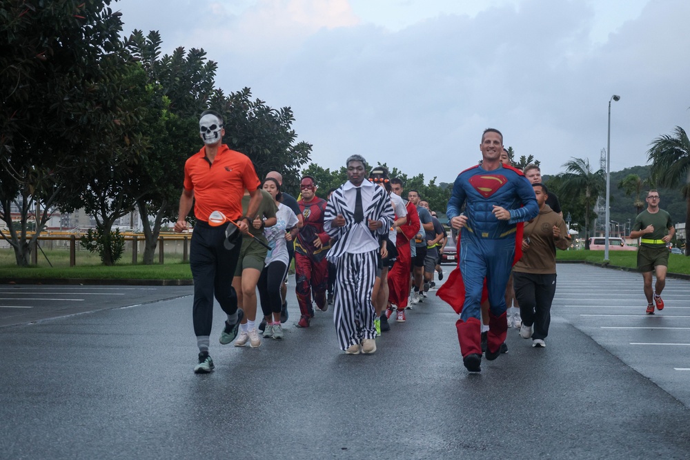 MWHS-1 holds costume fun run