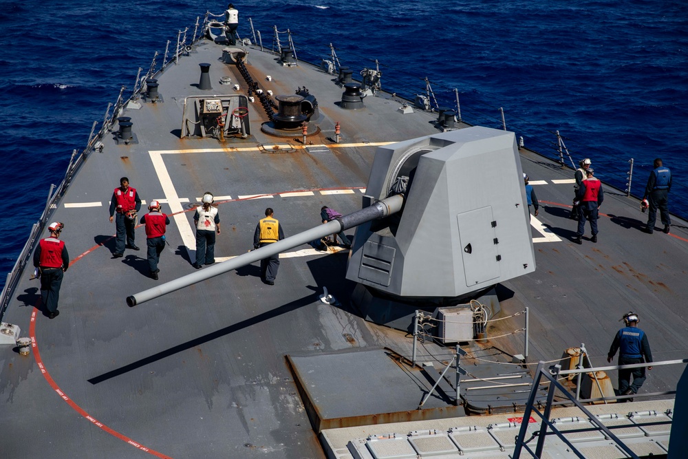 USS Ralph Johnson Conducts Vertical Replenishment