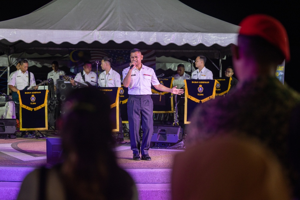 CARAT Malaysia 2024 U.S. 7th Fleet and Badan Kesenian (BAKES) Joint Performance in LUMUT