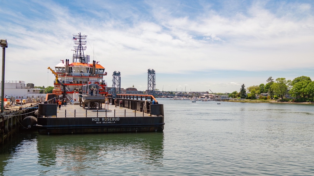 HOS Rosebud Delivers Boats to PNSY
