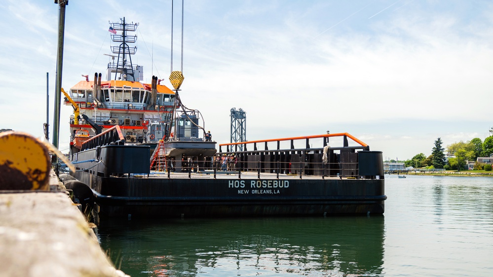 HOS Rosebud Delivers Boats to PNSY