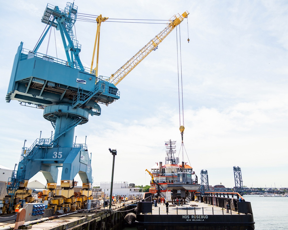 HOS Rosebud Delivers Boats to PNSY