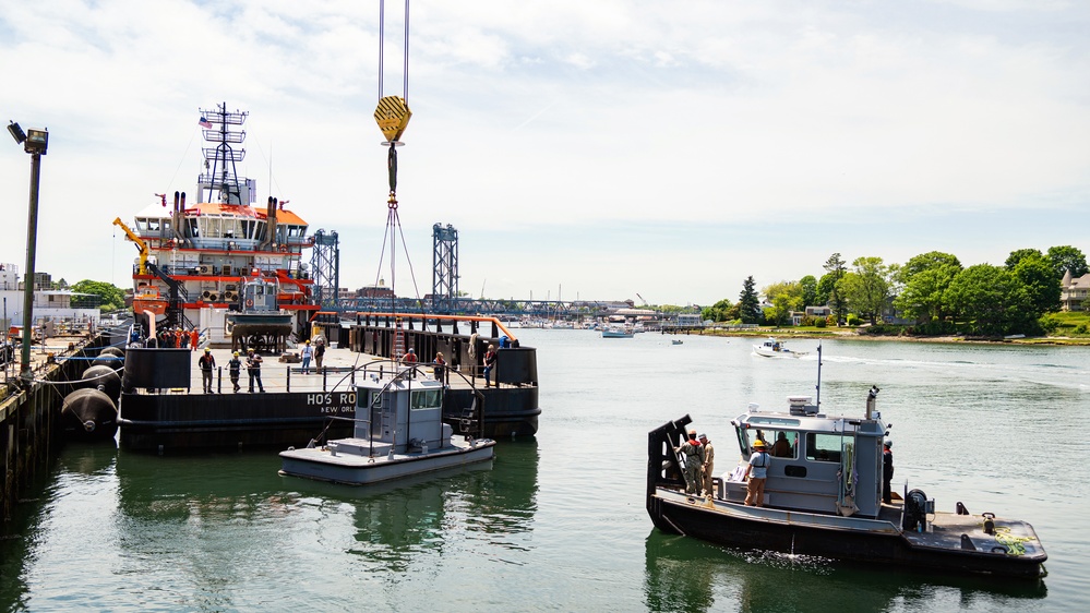 HOS Rosebud Delivers Boats to PNSY
