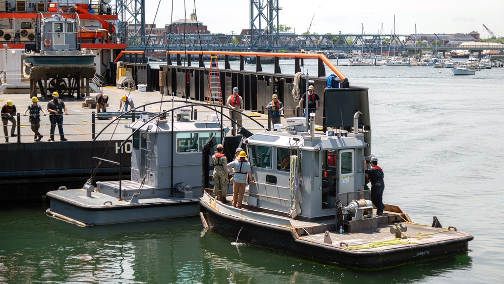 HOS Rosebud Delivers Boats to PNSY