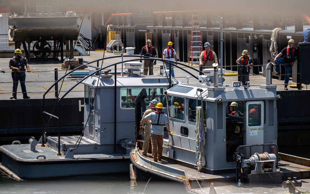 HOS Rosebud Delivers Boats to PNSY