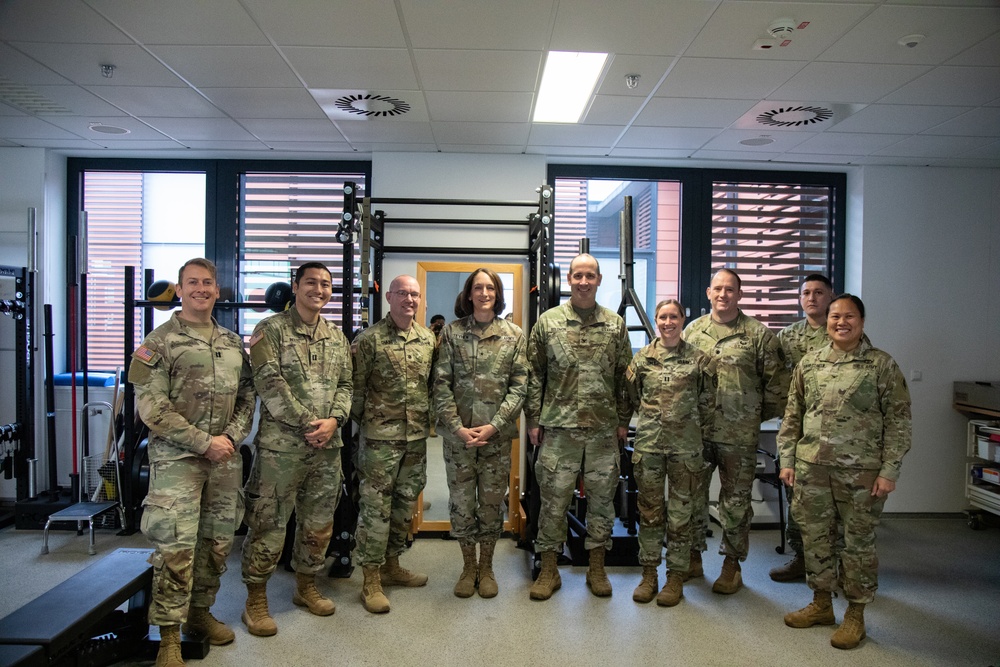 Brig. Gen. Teyhen visits Rose Barracks