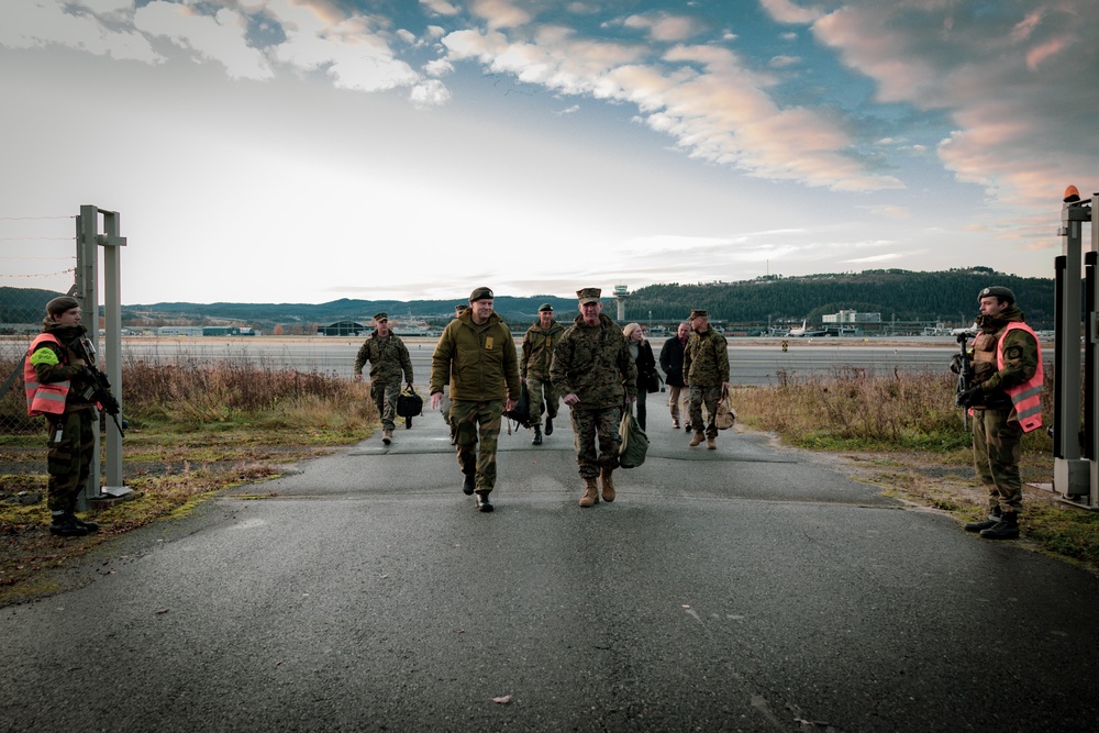 Commandant, Gen. Smith, Visits Trondheim