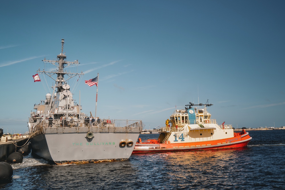 USS The Sullivans (DDG 68) departs NAVSTA Mayport for scheduled deployment