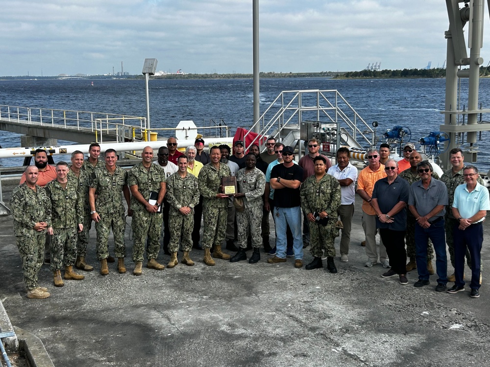 Rear Adm. Epps visits NAVSUP FLCJ for first time