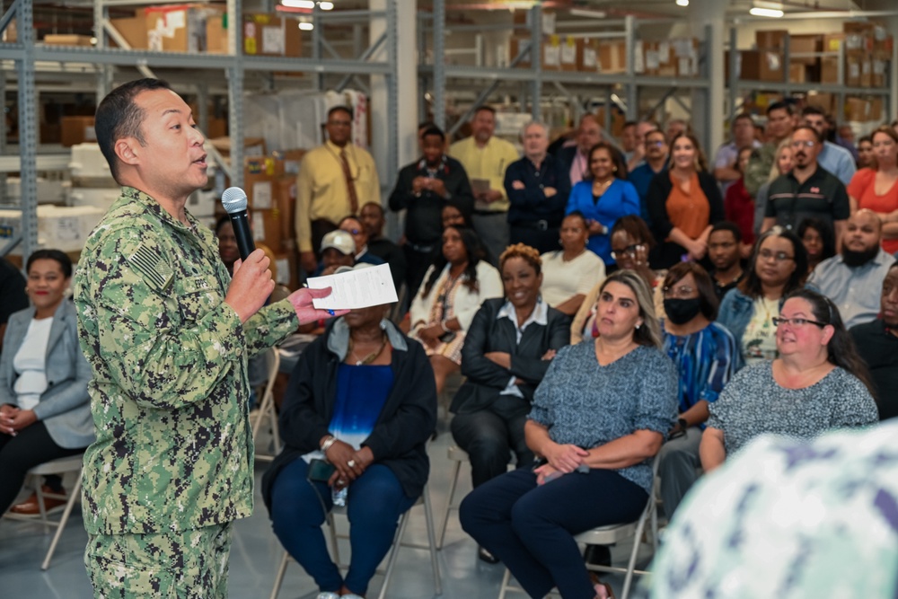 Rear Adm. Epps visits NAVSUP FLCJ for first time