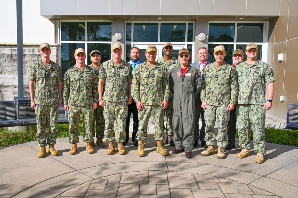 Rear Adm. Epps visits NAVSUP FLCJ for first time