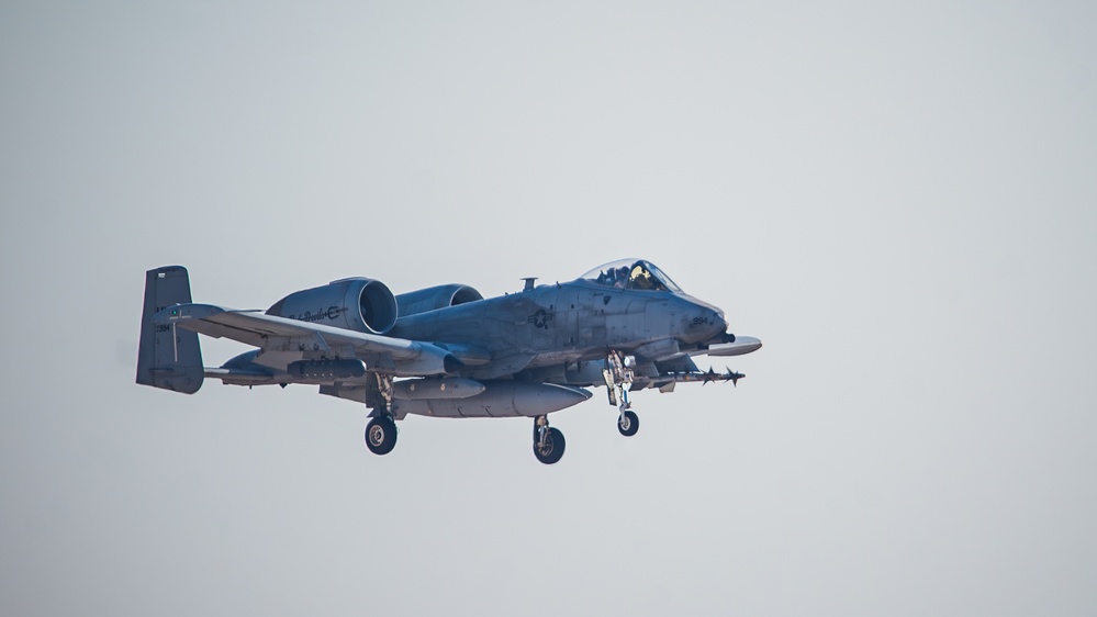 Additional A-10s arrive in the Middle East