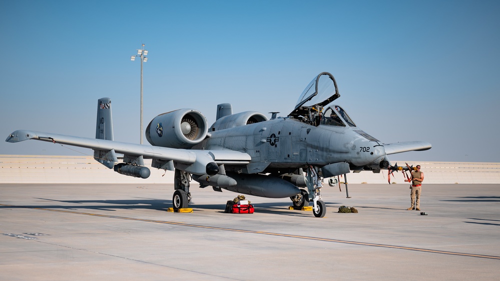 Additional A-10s arrive in the Middle East