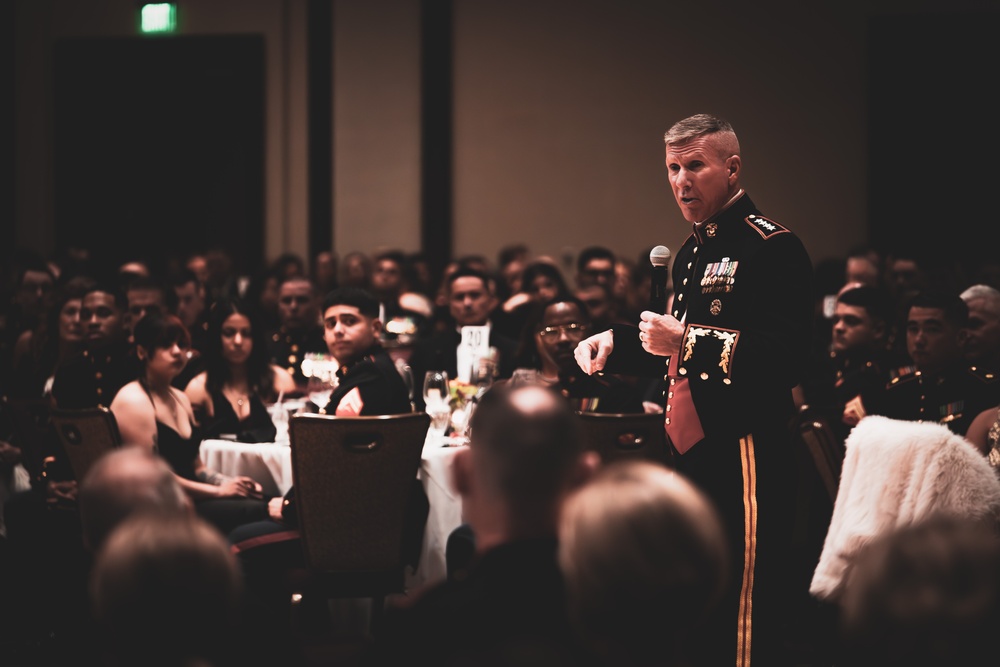 Commandant, Gen. Smith, Attends I MEF Birthday Ball