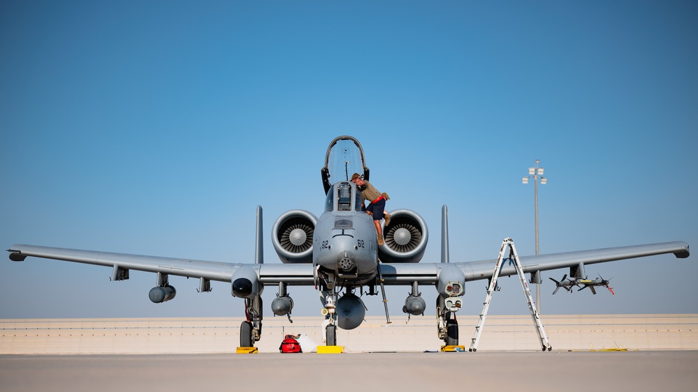 Additional A-10s arrive in the Middle East