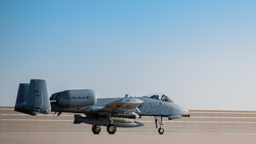 Additional A-10s arrive in the Middle East