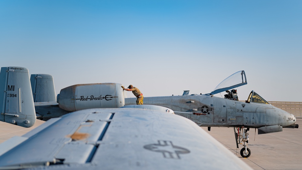 Additional A-10s arrive in the Middle East