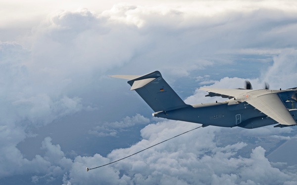 19 AUGUST, 2024. NAS Patuxent River, MD. VX-23 E/A-18G GAF A400M Aerial Refueling Testing. SD525 Pilot:MAJ Horne, USMC. WSO: LT McGrave, USN. Project ID: 240819-N-UZ648. USN Photos by Erik Hildebrandt