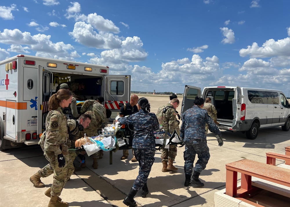 Royal Thai Air Force nurses visit 59th Medical Wing