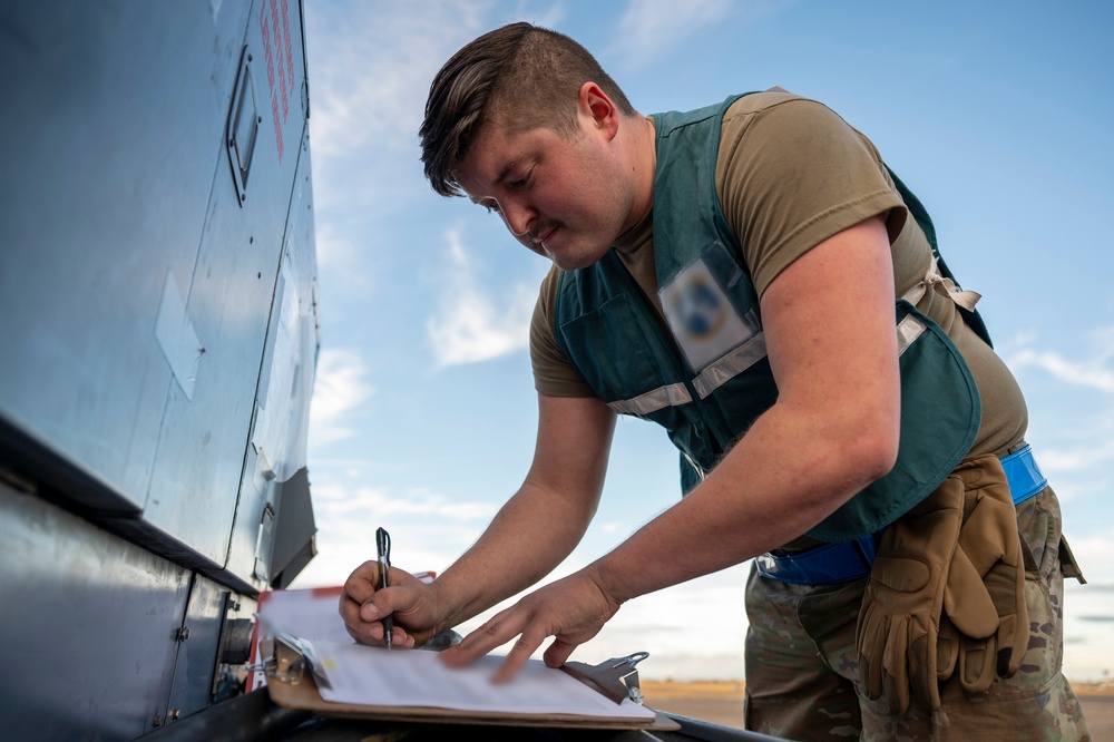 Fairchild AFB demonstrates strategic deterrence during exercise Mobility Response 25