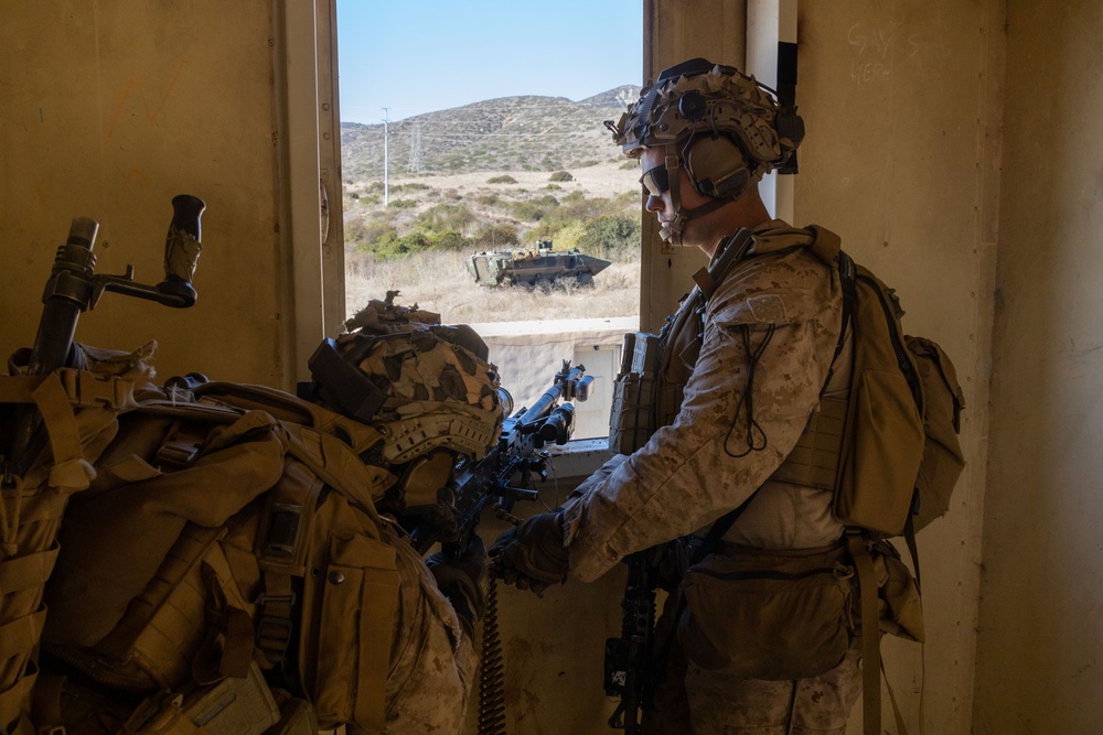 1st Bn., 7th Marines participates in mechanized raid course