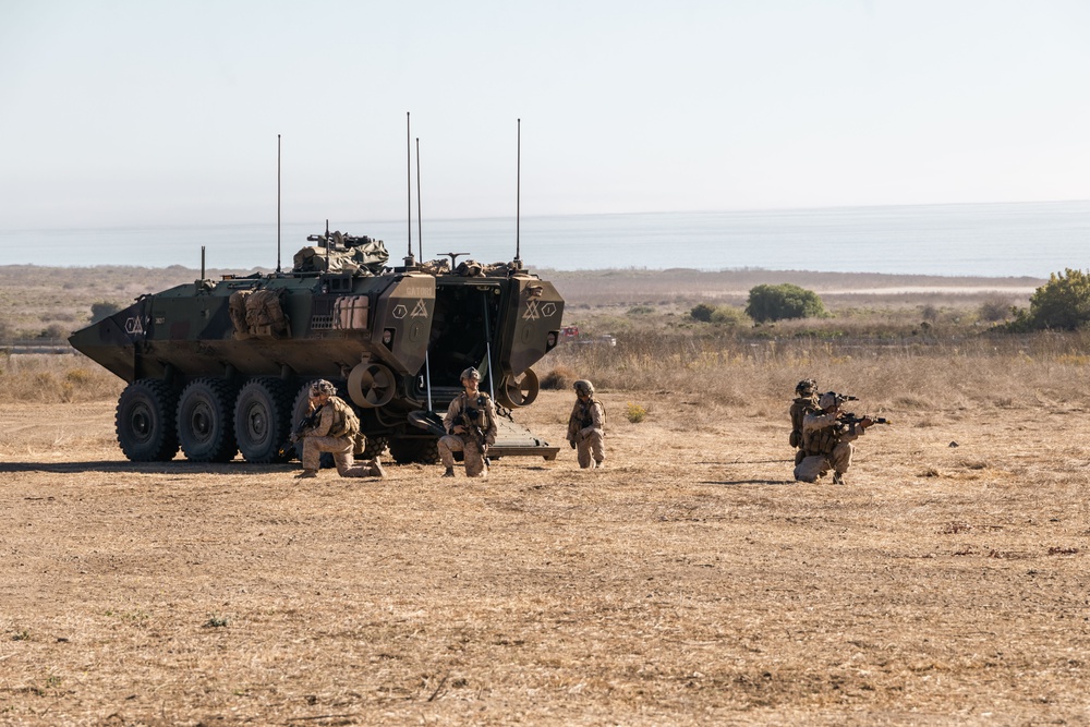 1st Bn., 7th Marines participates in mechanized raid course