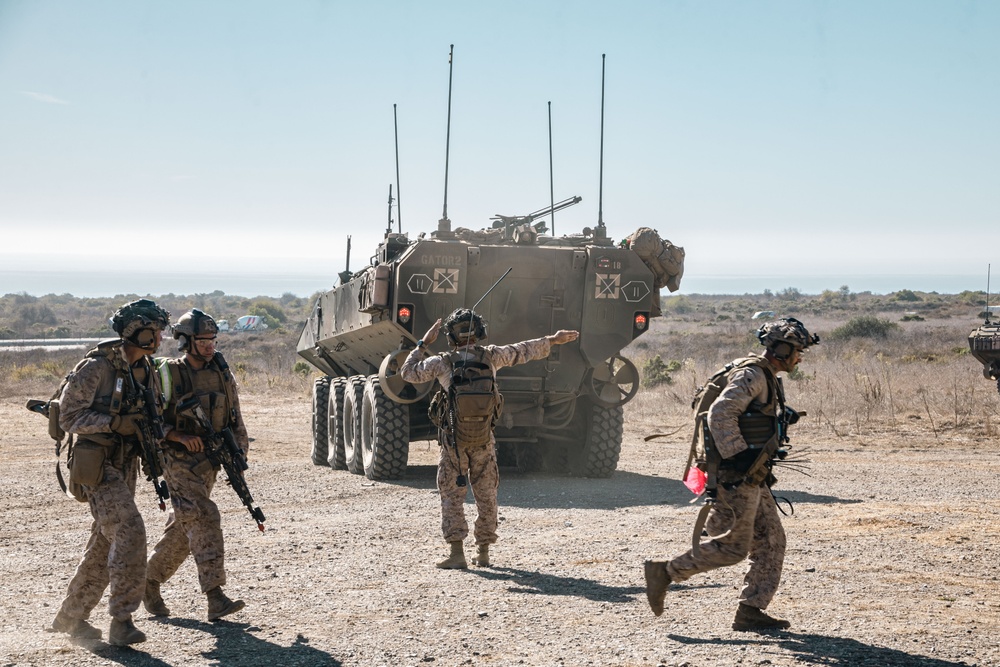 1st Bn., 7th Marines participates in mechanized raid course