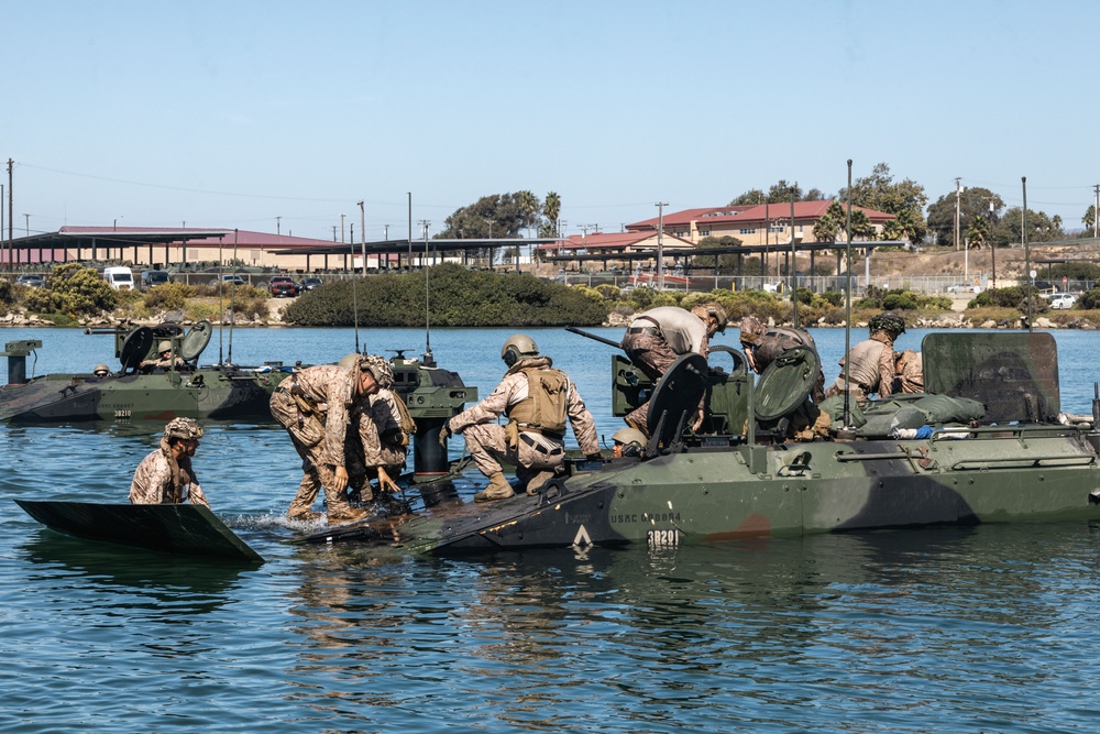 1st Bn., 7th Marines participates in ACV return to water operations training