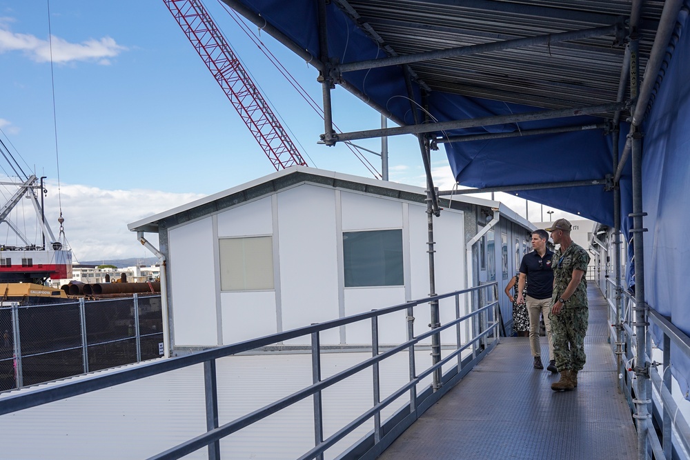 Under Secretary of the Navy visits Pearl Harbor Naval Shipyard