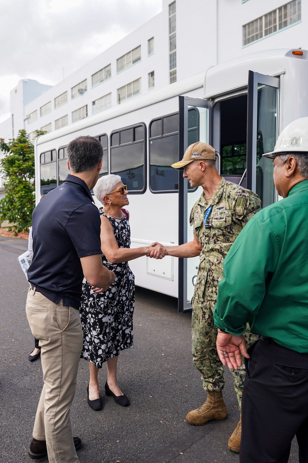 Under Secretary of the Navy visits Pearl Harbor Naval Shipyard