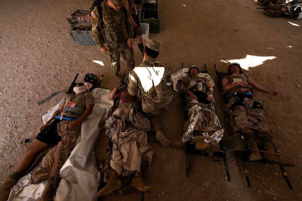 Soldiers tackle combat medic field training
