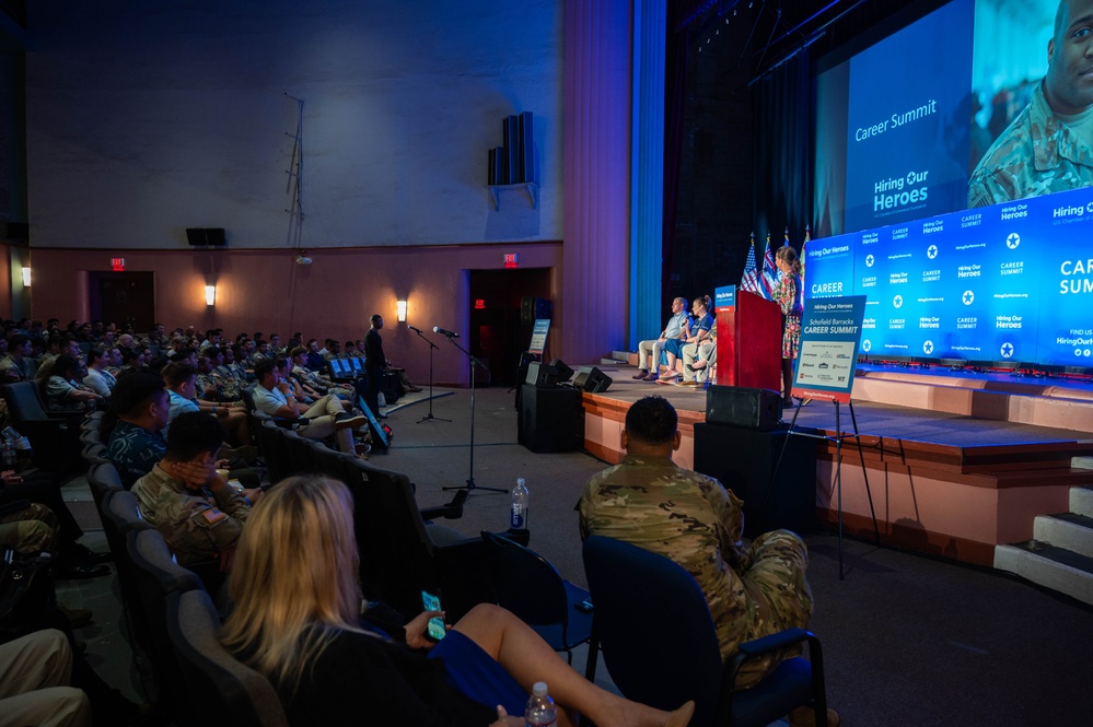 Hiring Our Heroes Event Draws Record Attendance at Schofield Barracks