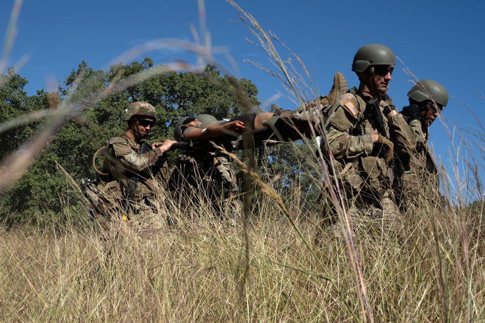 Soldiers tackle combat medic field training