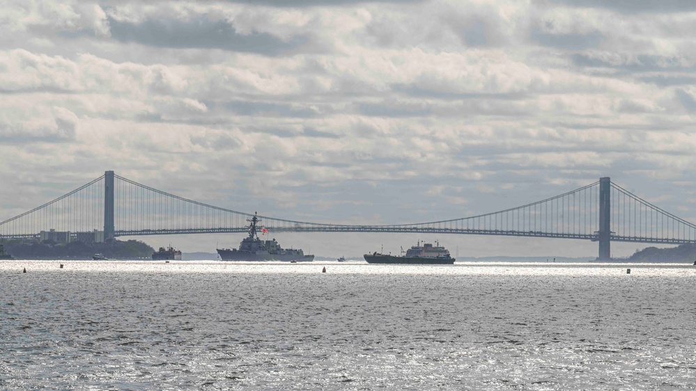 USS John Basilone (DDG 122) Arrives in New York