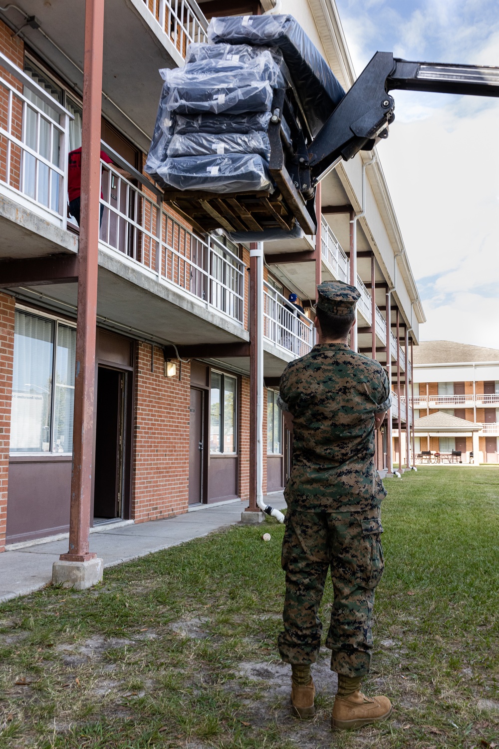 New Barracks Amenities Delivered: H&amp;S Battalion receives new mattresses, blinds and linen upgrades