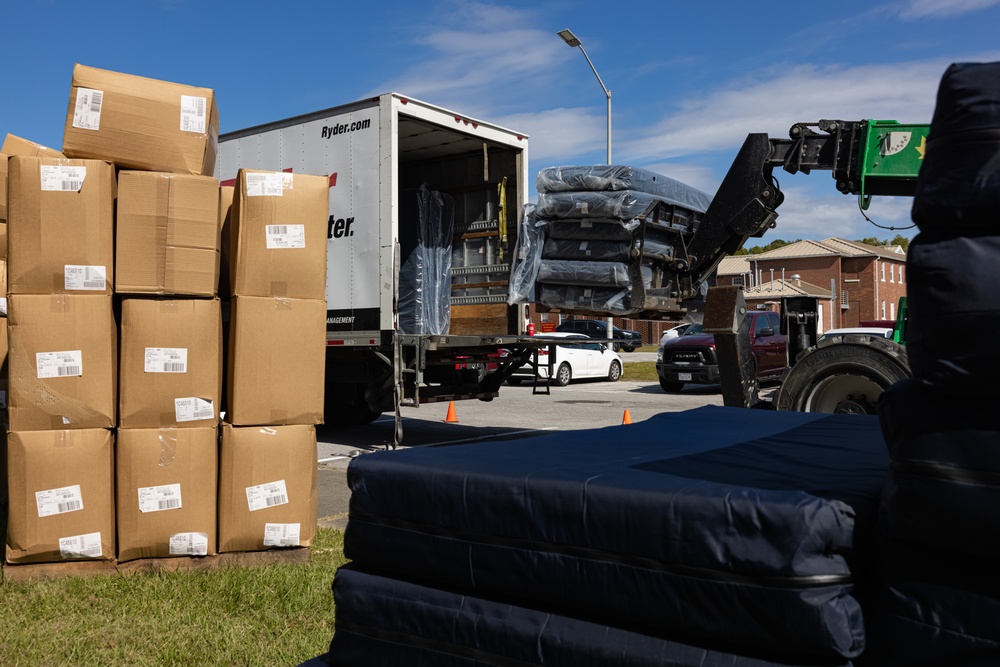 New Barracks Amenities Delivered: H&amp;S Battalion receives new mattresses, blinds and linen upgrades