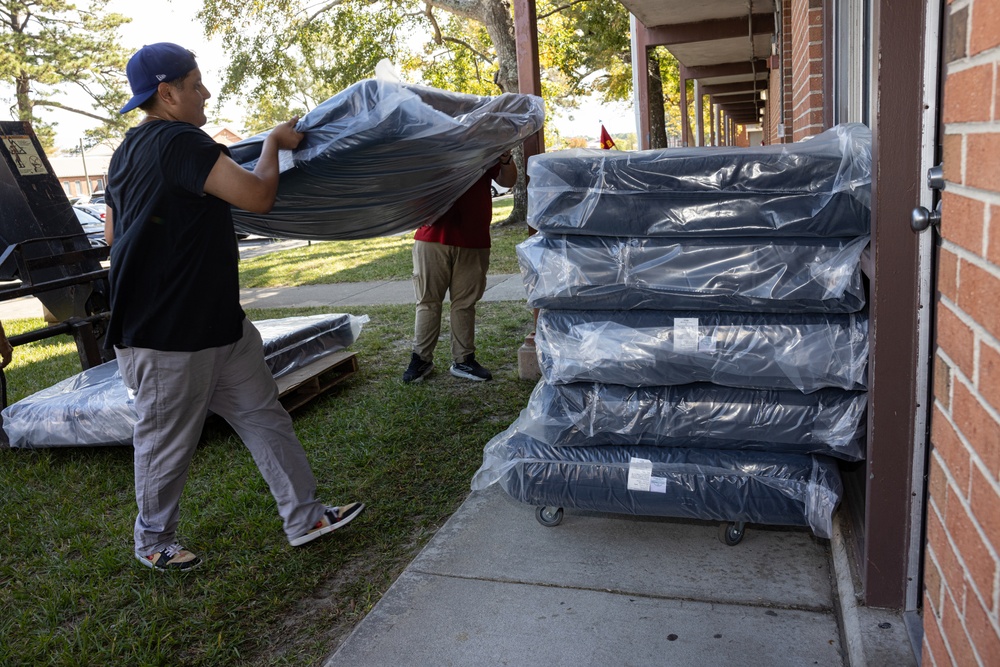 New Barracks Amenities Delivered: H&amp;S Battalion receives new mattresses, blinds and linen upgrades