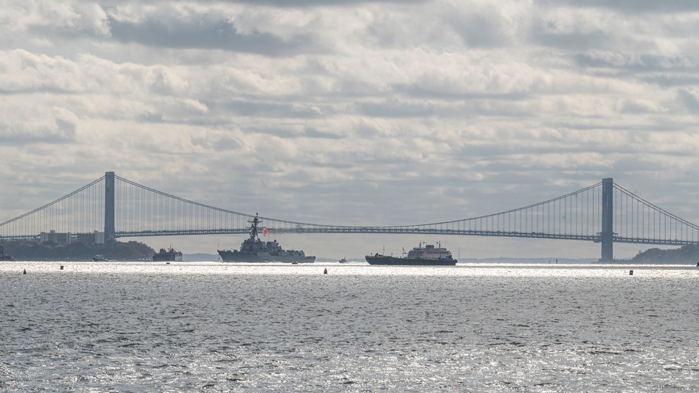 USS John Basilone (DDG 122) Arrives in New York