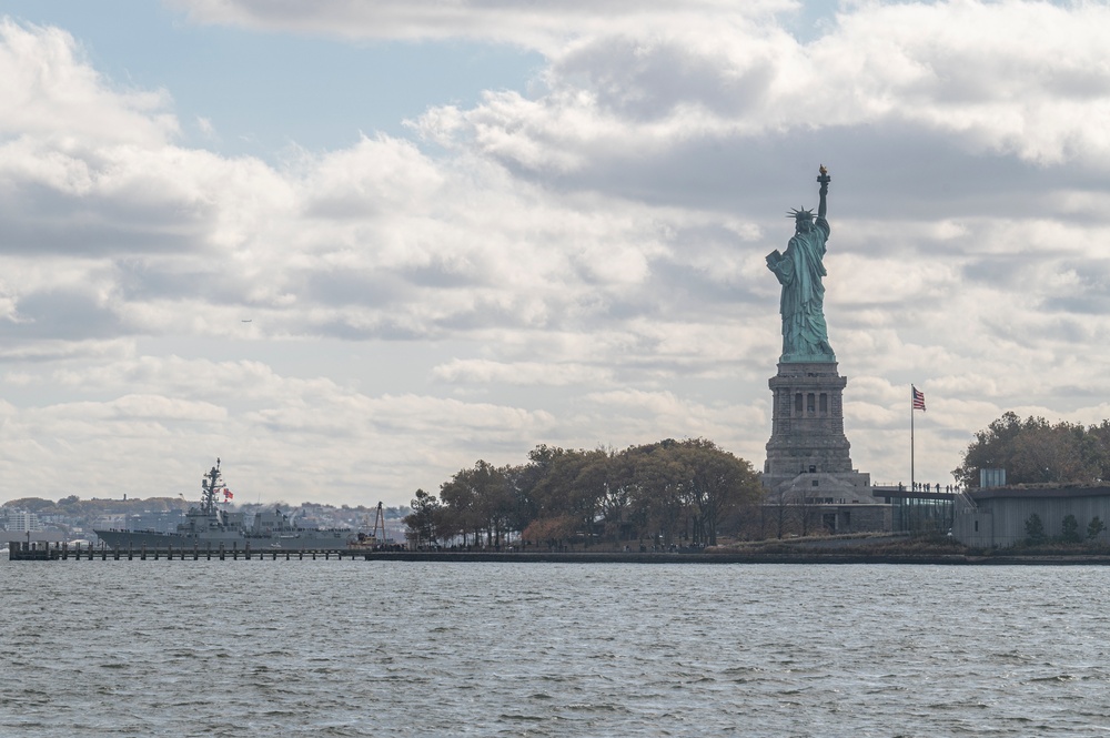 USS John Basilone (DDG 122) Arrives in New York