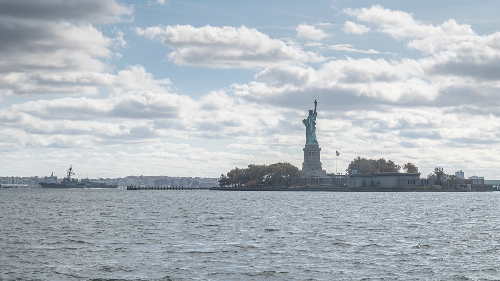 USS John Basilone (DDG 122) Arrives in New York