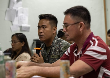 KAMANDAG 8: Civil Affairs Team Hosts Displaced Persons HADR Training