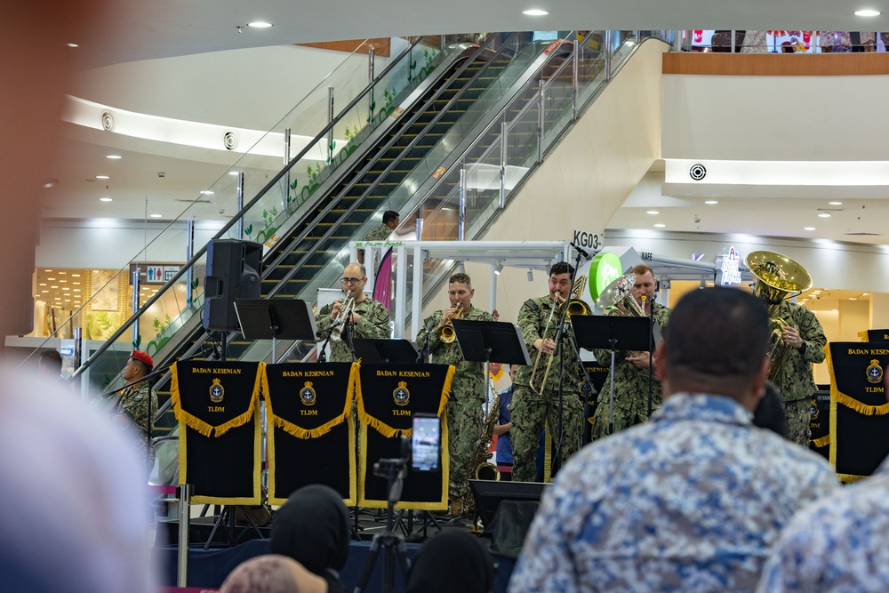 CARAT Malaysia 2024 U.S. 7th Fleet and Badan Kesenian (BAKES) Joint Performance, Nov. 3