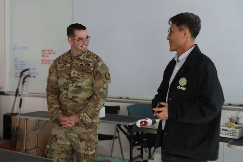 903rd MWR K9 Demonstration at Korea Pet High School