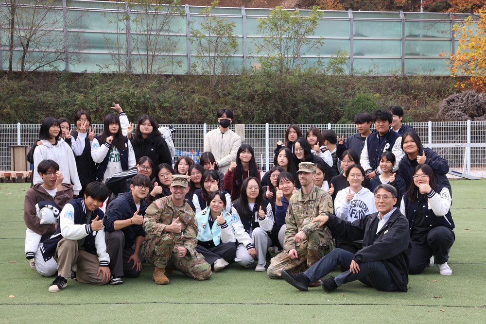 903rd MWR K9 Demonstration at Korea Pet High School