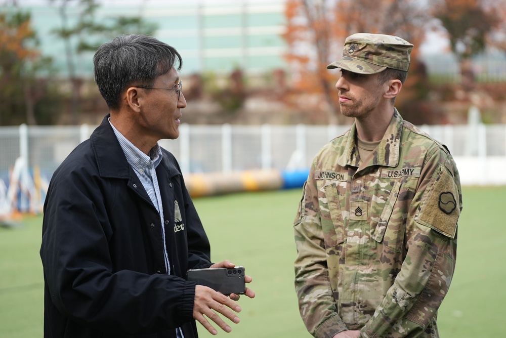 903rd MWR K9 Demonstration at Korea Pet High School