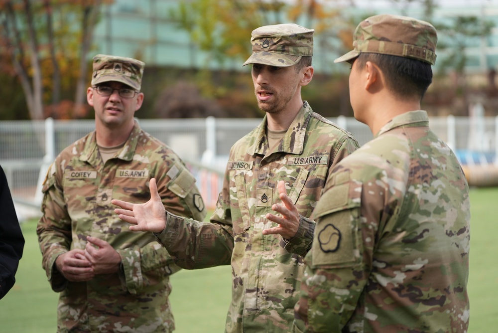 903rd MWR K9 Demonstration at Korea Pet High School