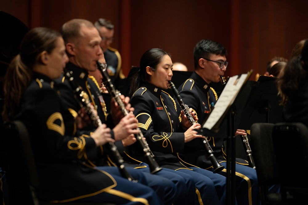 The U.S. Army Concert Band performs for 1,000 students as part of Veteran and the Arts Initiative